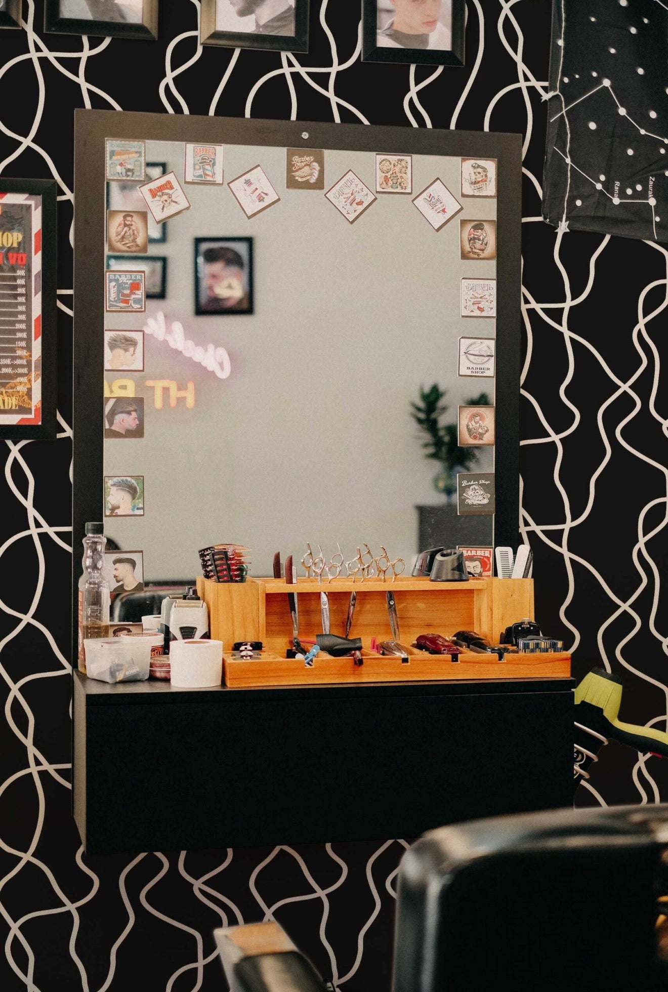 Black and white squiggles