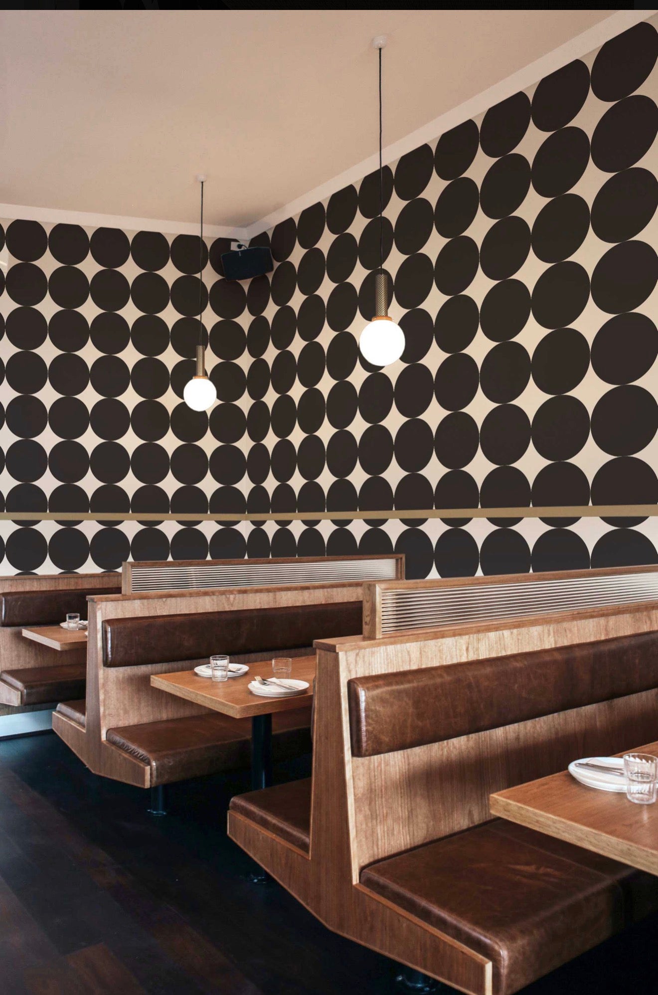 Black dot, white star